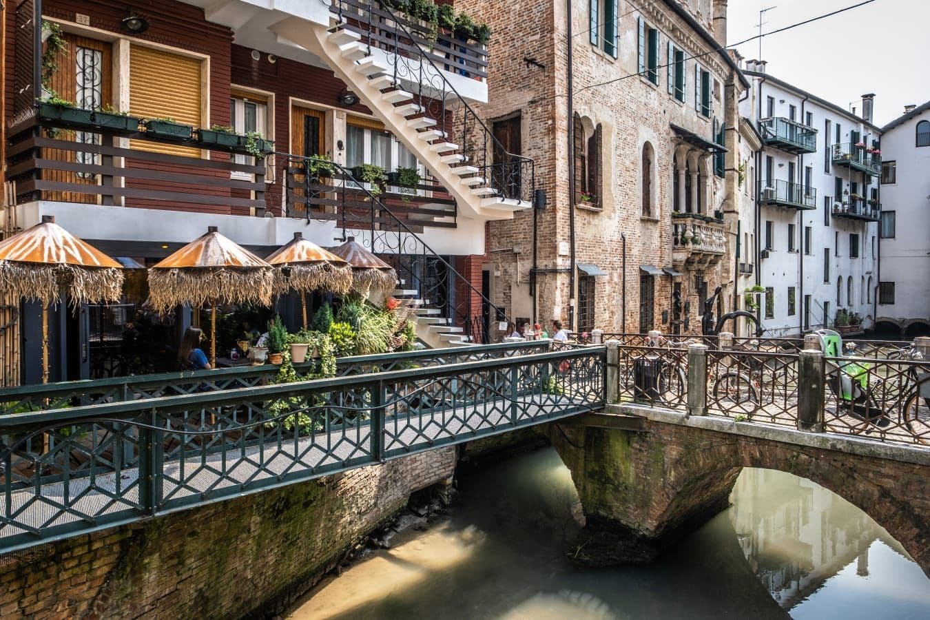 Scorcio sui canali del centro storico di Treviso, vicino a Trevisi 27